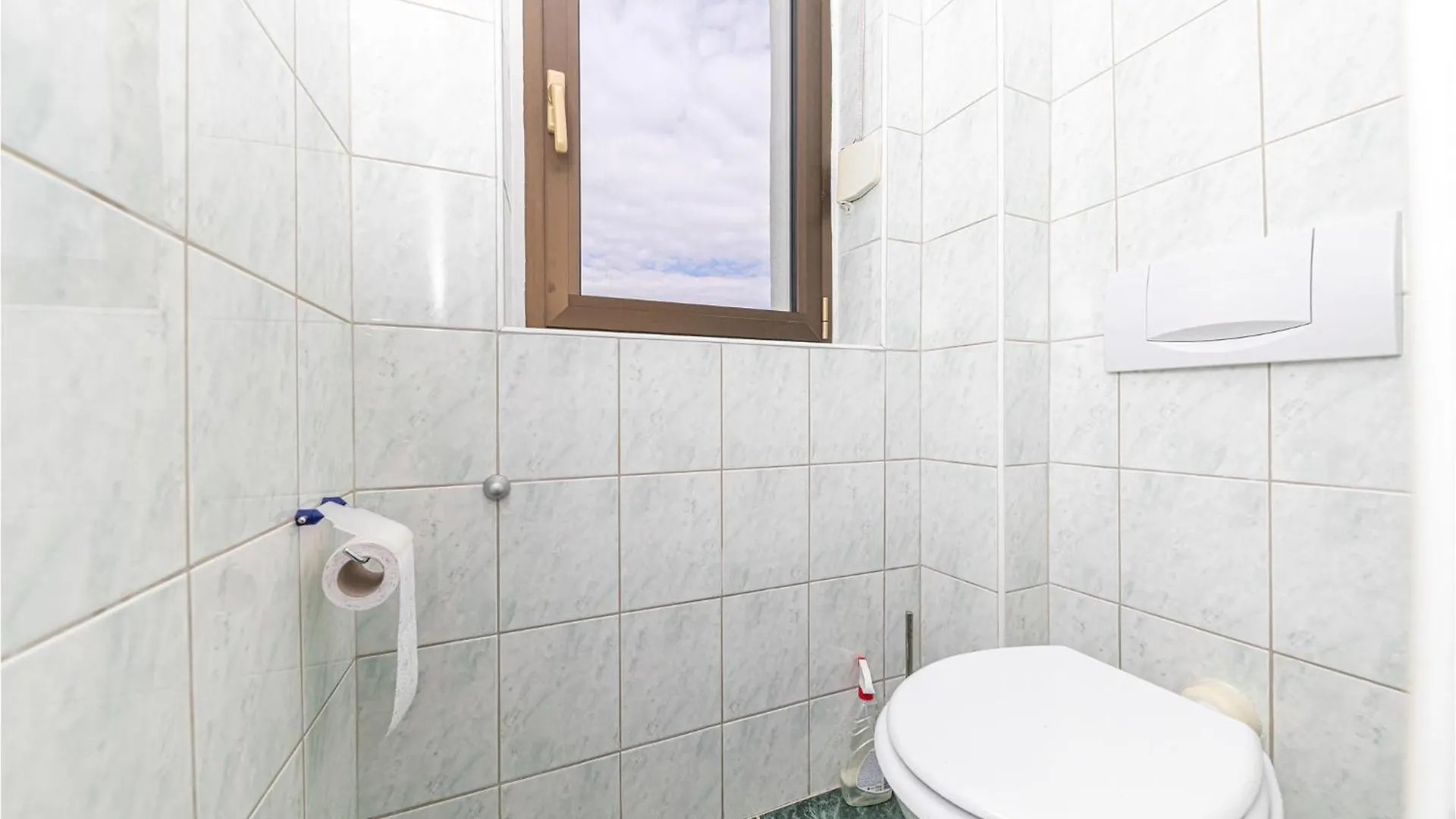 Stunning Apartment In Kastel Stafilic Kastela Croatia